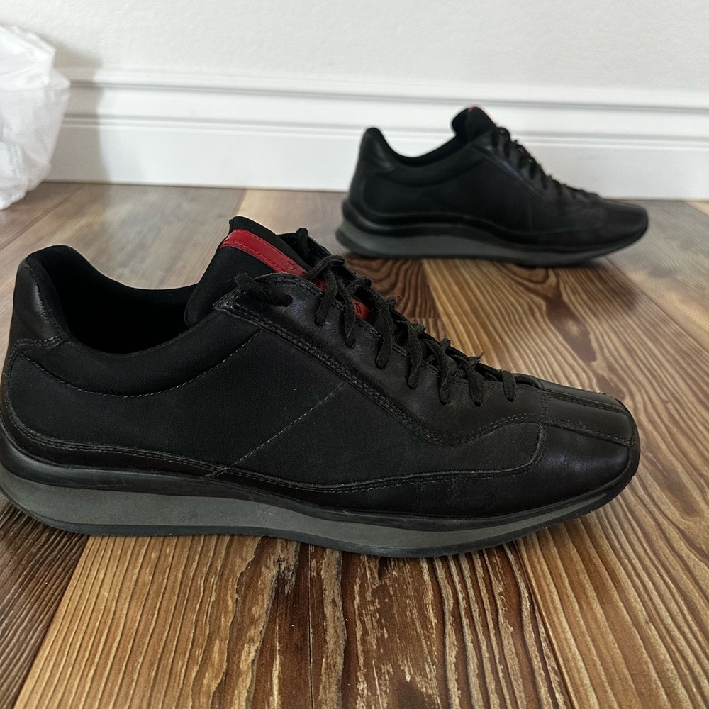 Men's Black Leather Casual Lace-Up Sneakers with Red Accent